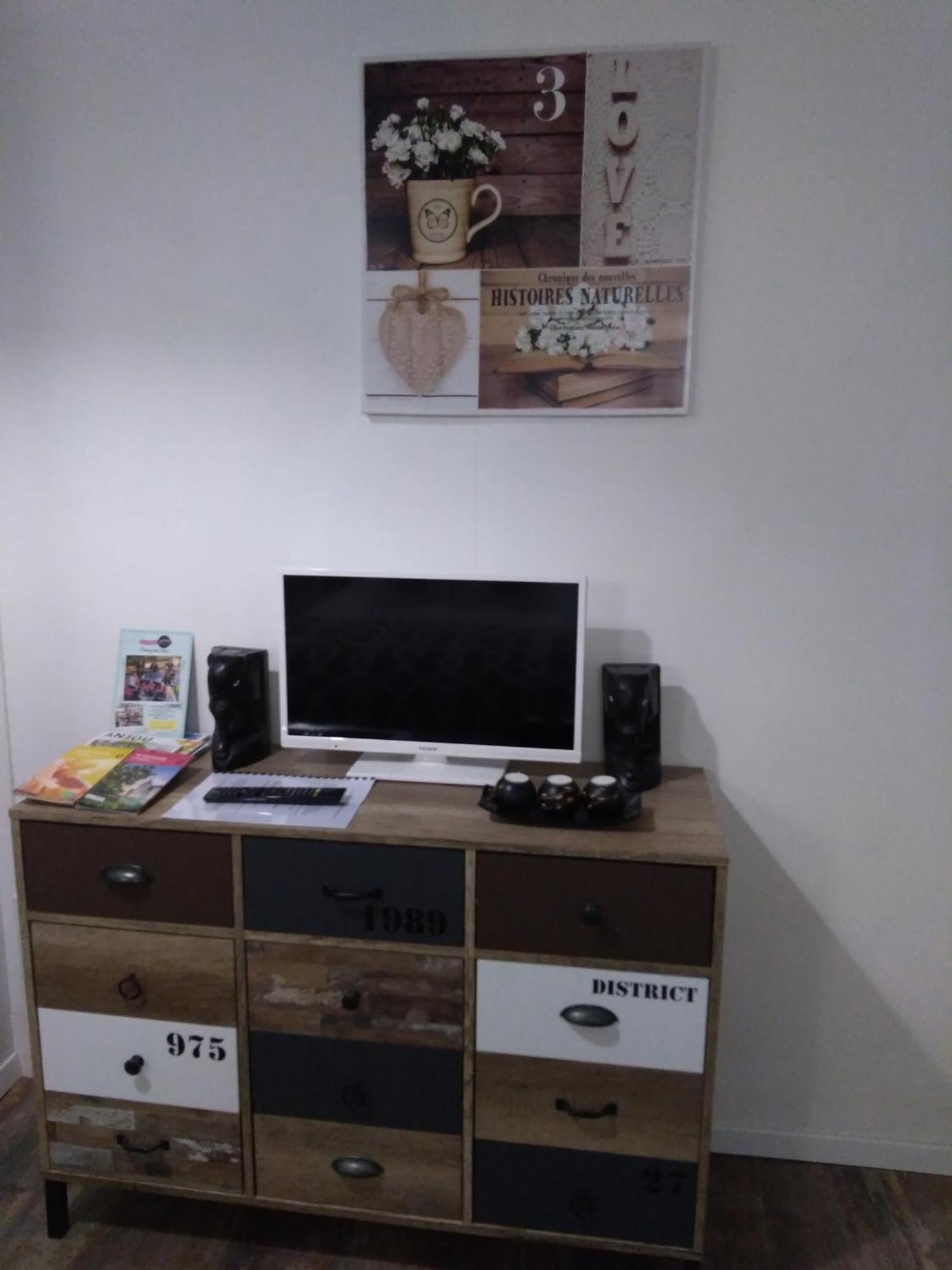 " Village Tonneaux De Tirpoil " Montilliers Habitación foto